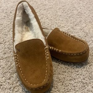 NWOT Koolaburra by Ugg moccasins!!